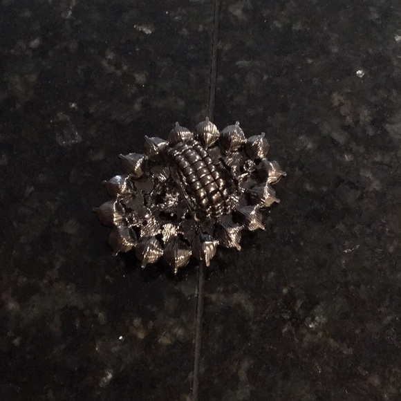 Ring - Picture 2 of 3